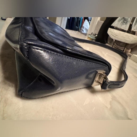 Liz Claiborne leather Elegant Shoulder Bag 9x6in. Dark Blue - Picture 4 of 12
